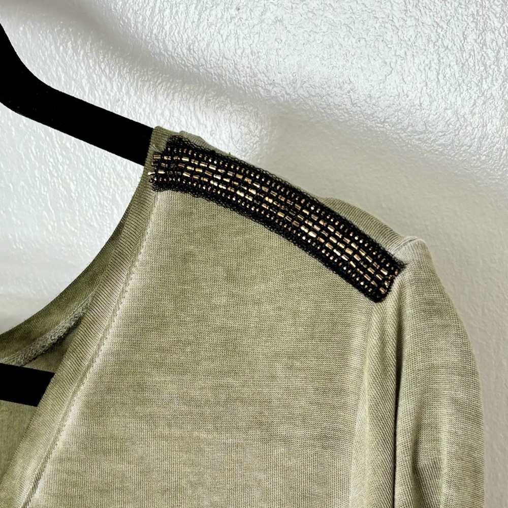 Seven7 • Sage Green Crisscross V-Neck Top, High-Low Hem, Women’s Size Large - Picture 5 of 16